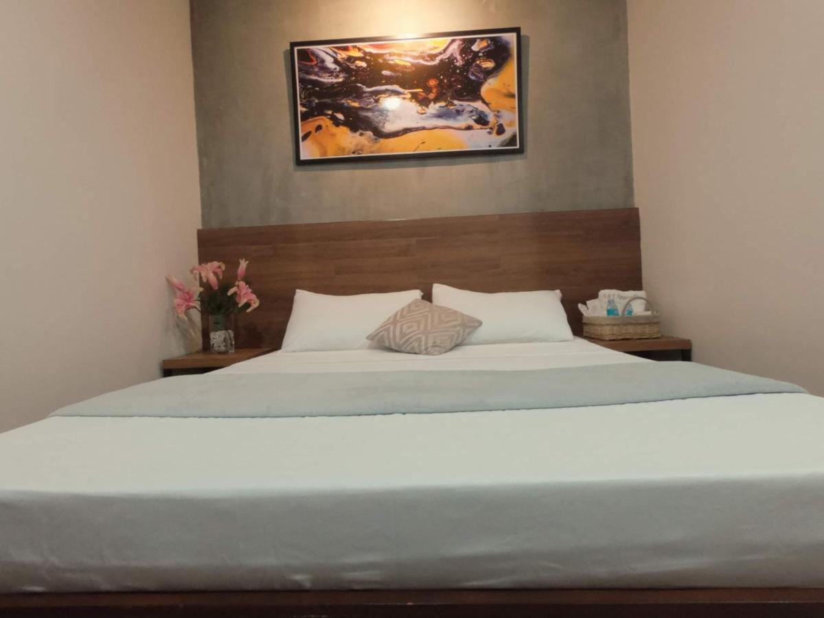A&E Apartelle Bacolod Dış mekan fotoğraf