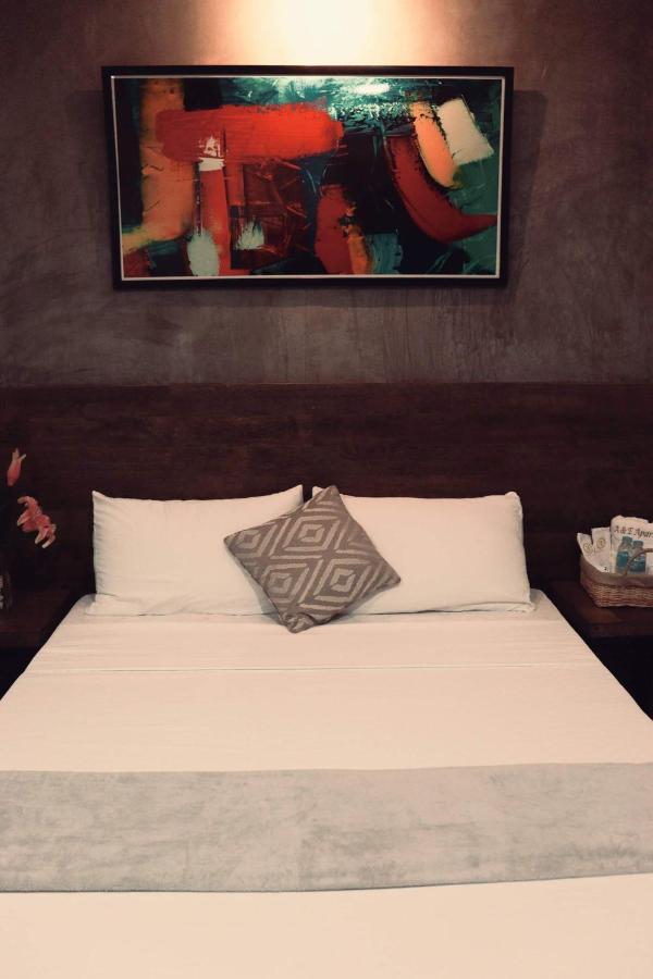 A&E Apartelle Bacolod Dış mekan fotoğraf