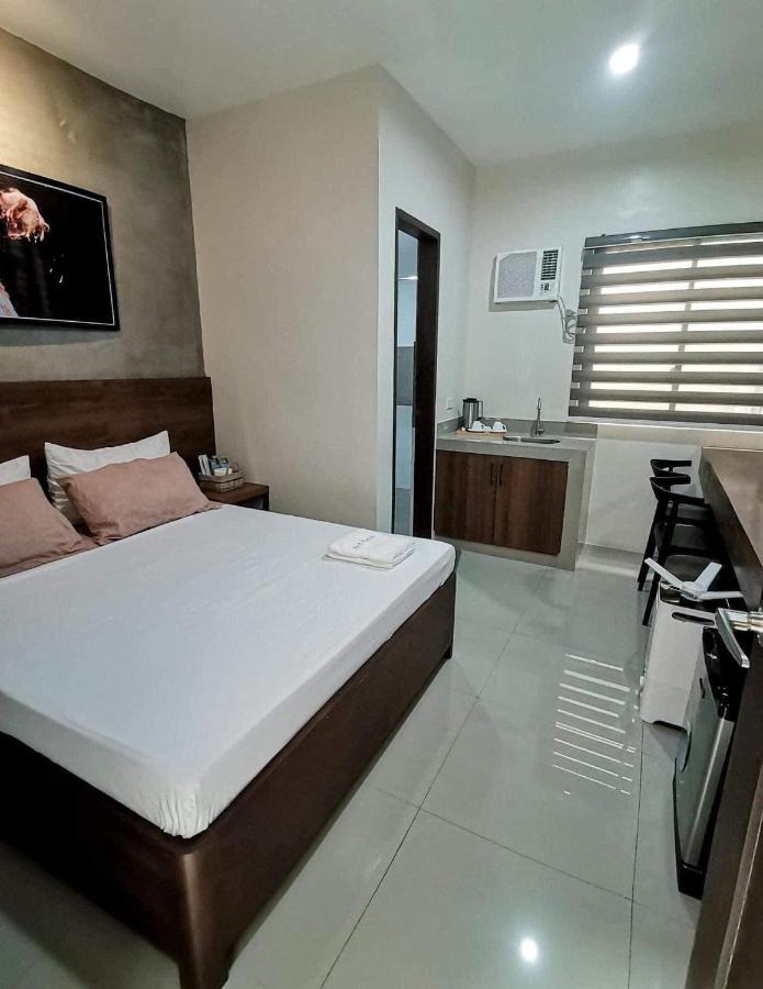 A&E Apartelle Bacolod Dış mekan fotoğraf