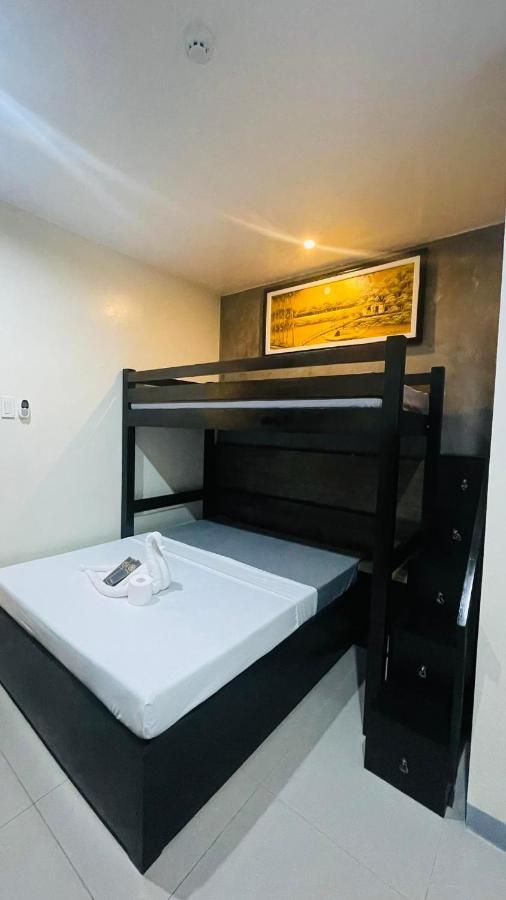 A&E Apartelle Bacolod Dış mekan fotoğraf