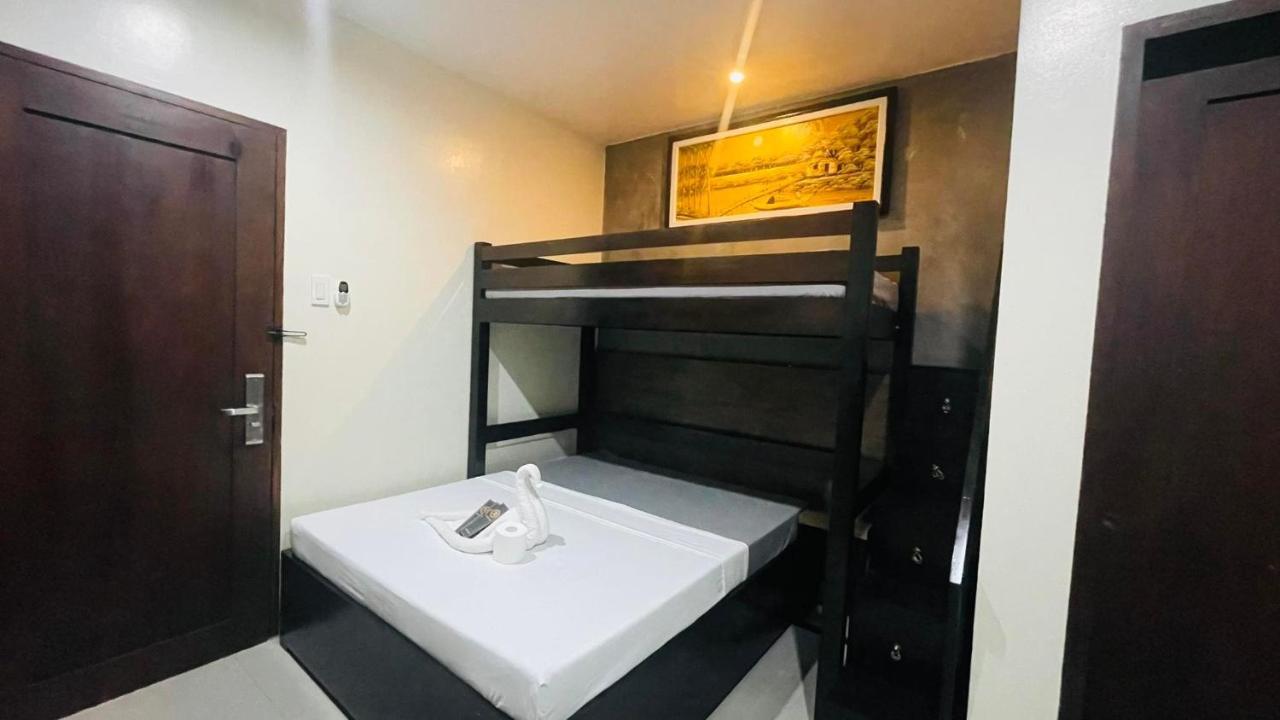 A&E Apartelle Bacolod Dış mekan fotoğraf